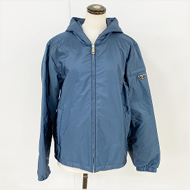 PRADAマウンテンパーカー高価買取