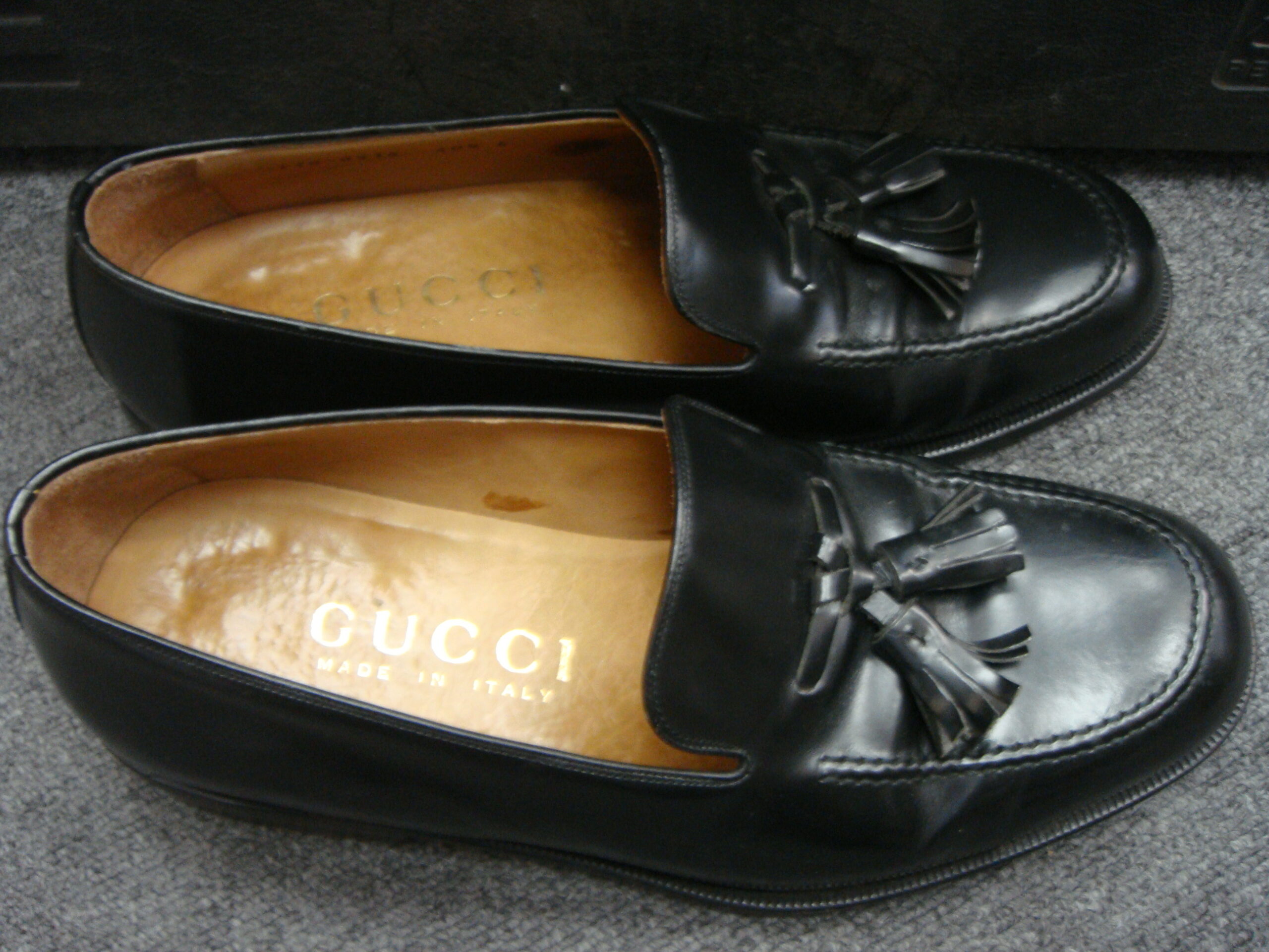 GUCCI タッセルローファー-